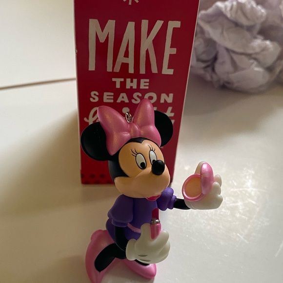 Hallmark Keepsake Christmas Tree Ornament Minnie Mouse “Mistletoe Ready” 2013 - Picture 2 of 2